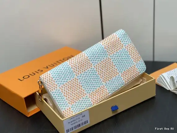 First bag cm LOUIS WALLET-10*20*2 ZIPPY VUITTON 0510